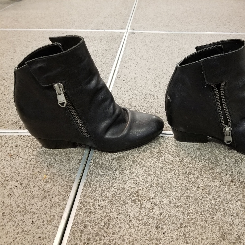 Naya Fillie Black Slouch Bootie 8.5 - Picture 5 of 6